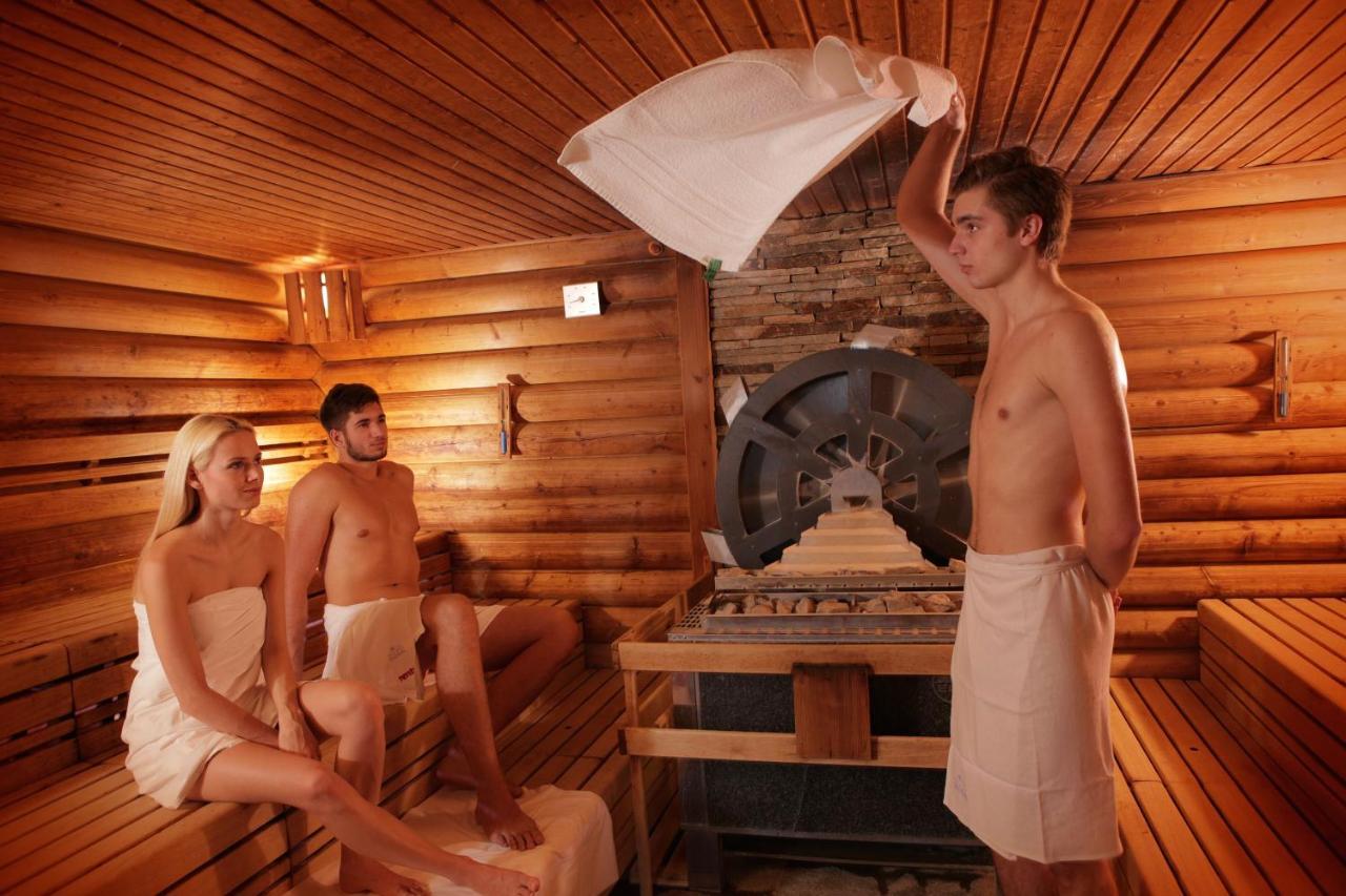 Spa Hotel Lanterna Velké Karlovice Exteriör bild