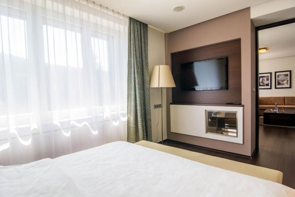 Spa Hotel Lanterna Velké Karlovice Exteriör bild