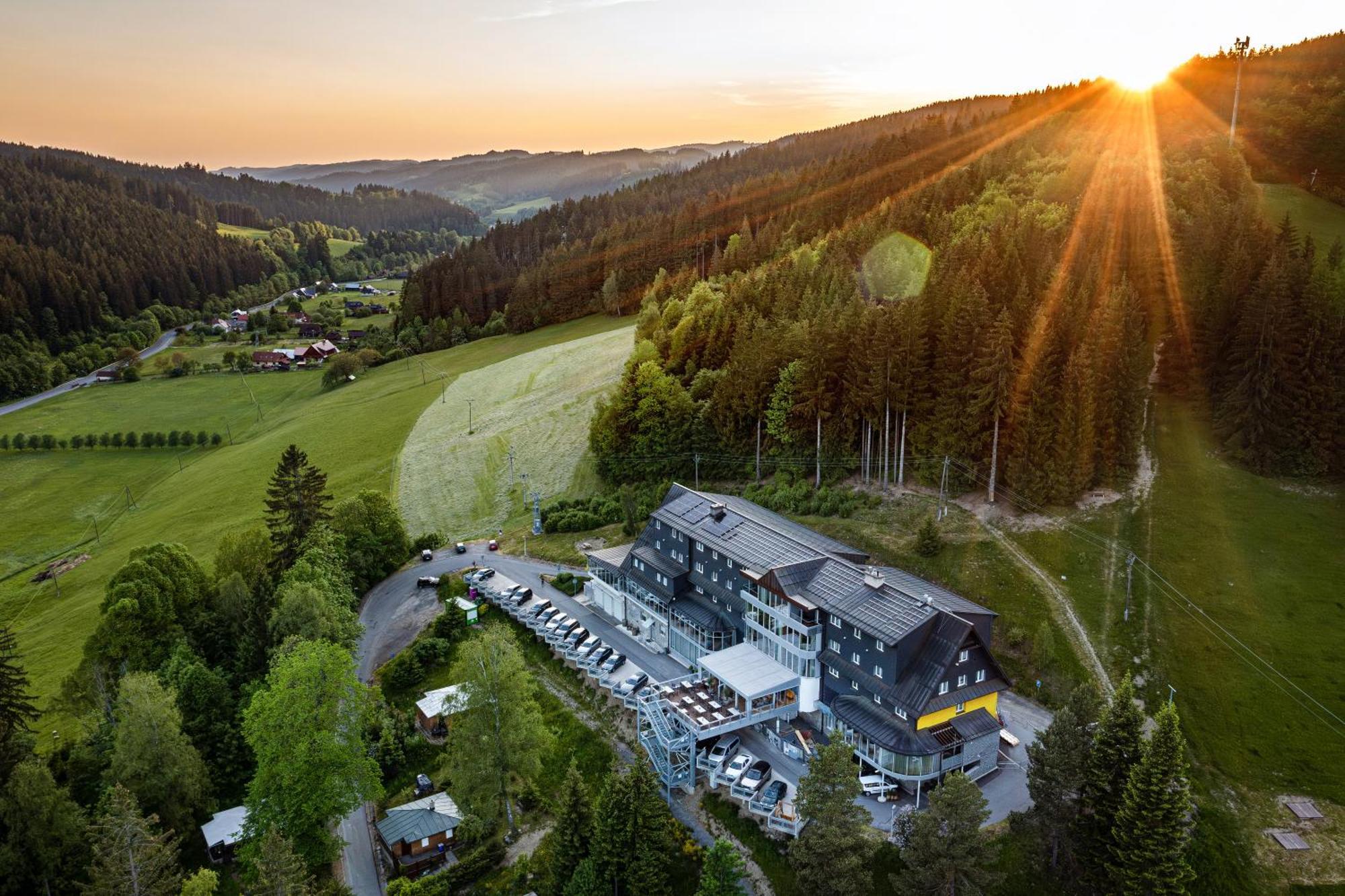 Spa Hotel Lanterna Velké Karlovice Exteriör bild